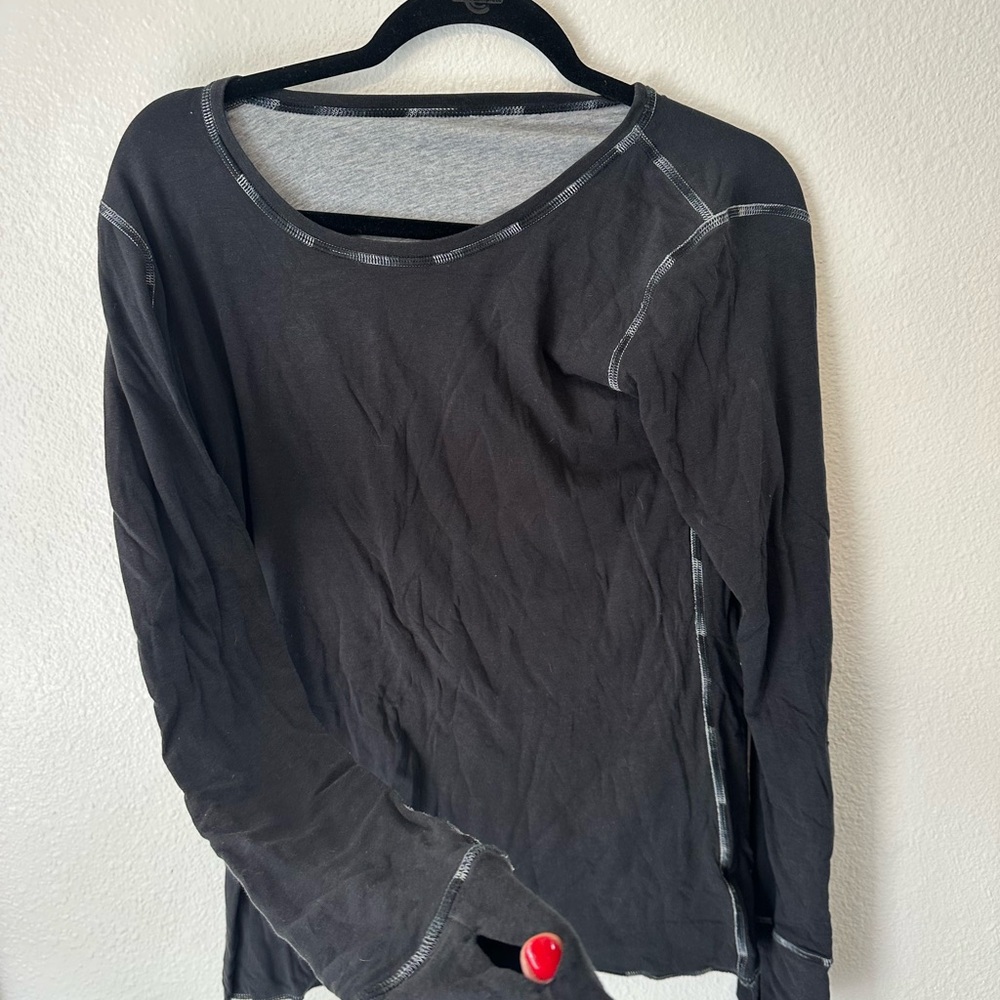 Reversible Lululemon Gray/Black Long Sleeve Top